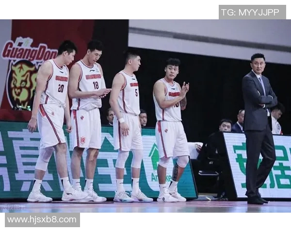 2020年CBA季后赛广东队与深圳队激战回顾与精彩瞬间分析