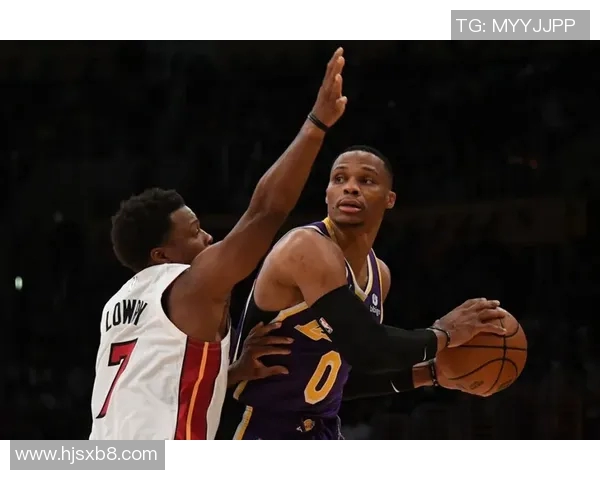 威少与林书豪的对决:从巅峰到低谷的篮球人生对比分析